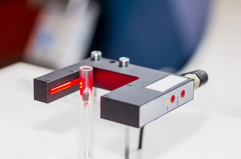 What Is a Photoelectric Sensor? From Basic Principles to Selection Criteria, Plus Practical Tips and Precautions for Real-World Operation